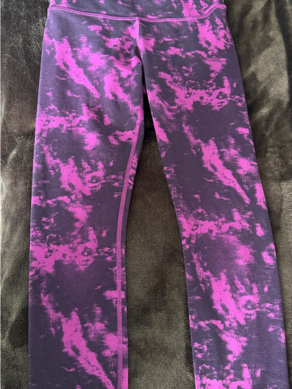 lululemon athletica Purple and Magenta Cloud-Print Leggings - Picture 2 of 6